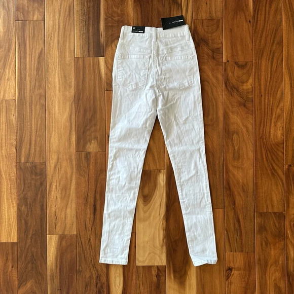 NWT Fashion Nova White High Rise Denim Jeans size 0 - Picture 2 of 3
